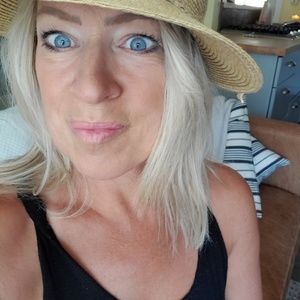 Meet your Posher, Wendy